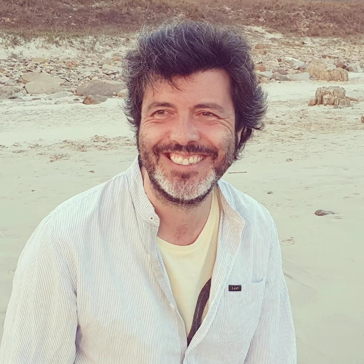 El vizcaíno Luis María Pérez Martín gana el III Premio Internacional de Poesía La Herradura 'Paulino Álvarez'